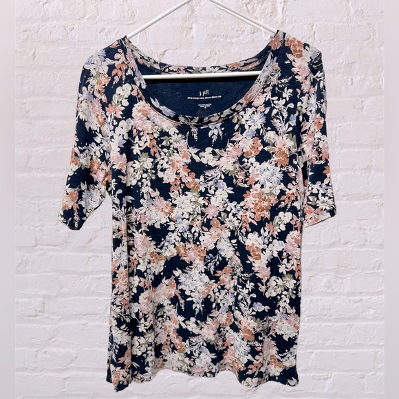 BiBi Floral Jqd Smoked Puff Sleeves V Neck Top